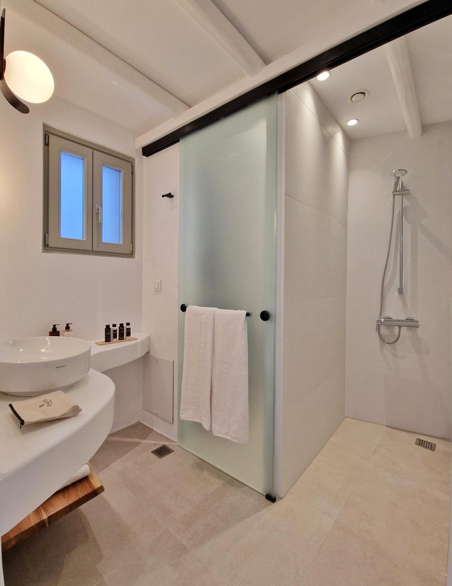 Agada Folegandros Suites & Villas Áno Meriá Екстериор снимка